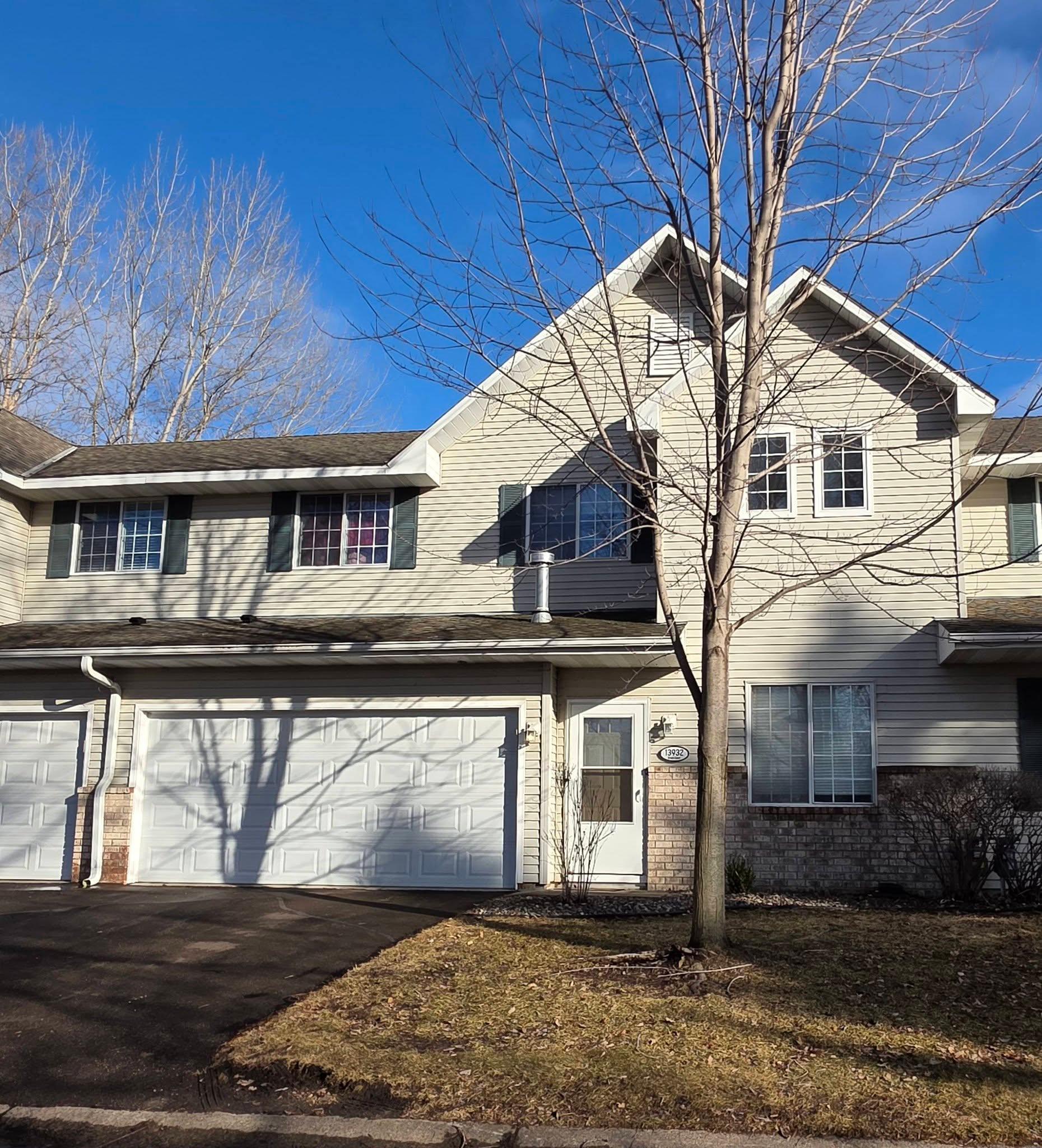 13932 Erwin Ct Eden Prairie - 2 story townhome with no other units out the front of back. Vaulted ceiling. Favored location and floor plan in this community!