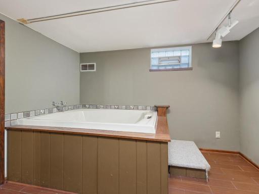6400 Clinton Avenue, Richfield, MN 55423
