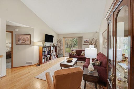 938 Winterberry Drive, Saint Paul, MN 55125