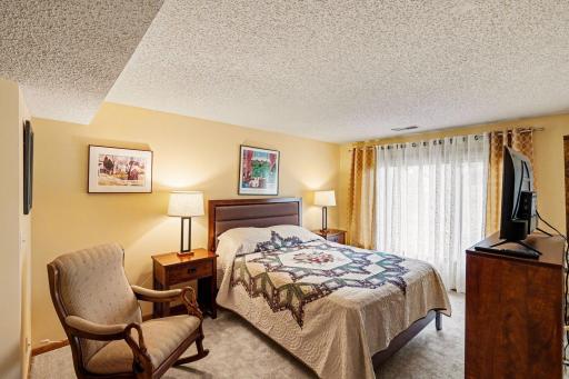 938 Winterberry Drive, Saint Paul, MN 55125