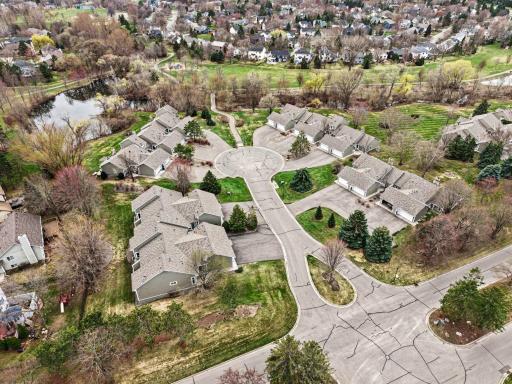 Beautifully set private cul-de-sac community