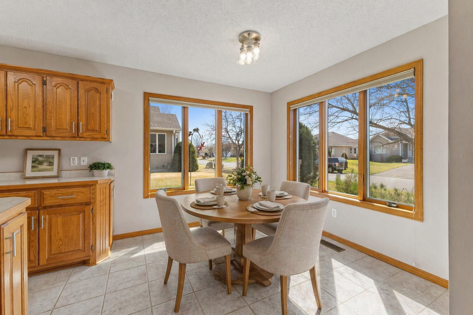 Image has been virtually staged.