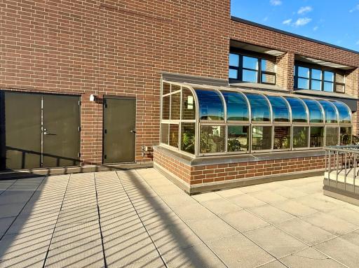 Terrace and solarium (9th floor)