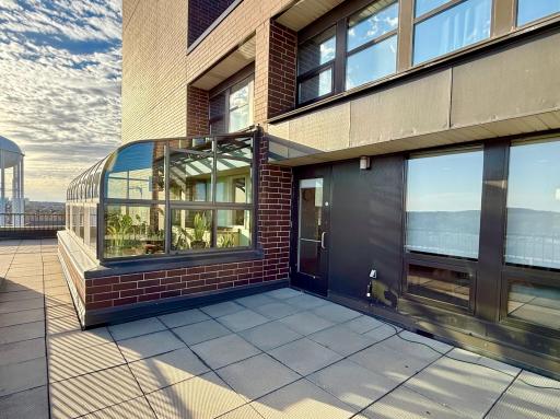 Terrace and solarium (9th floor)