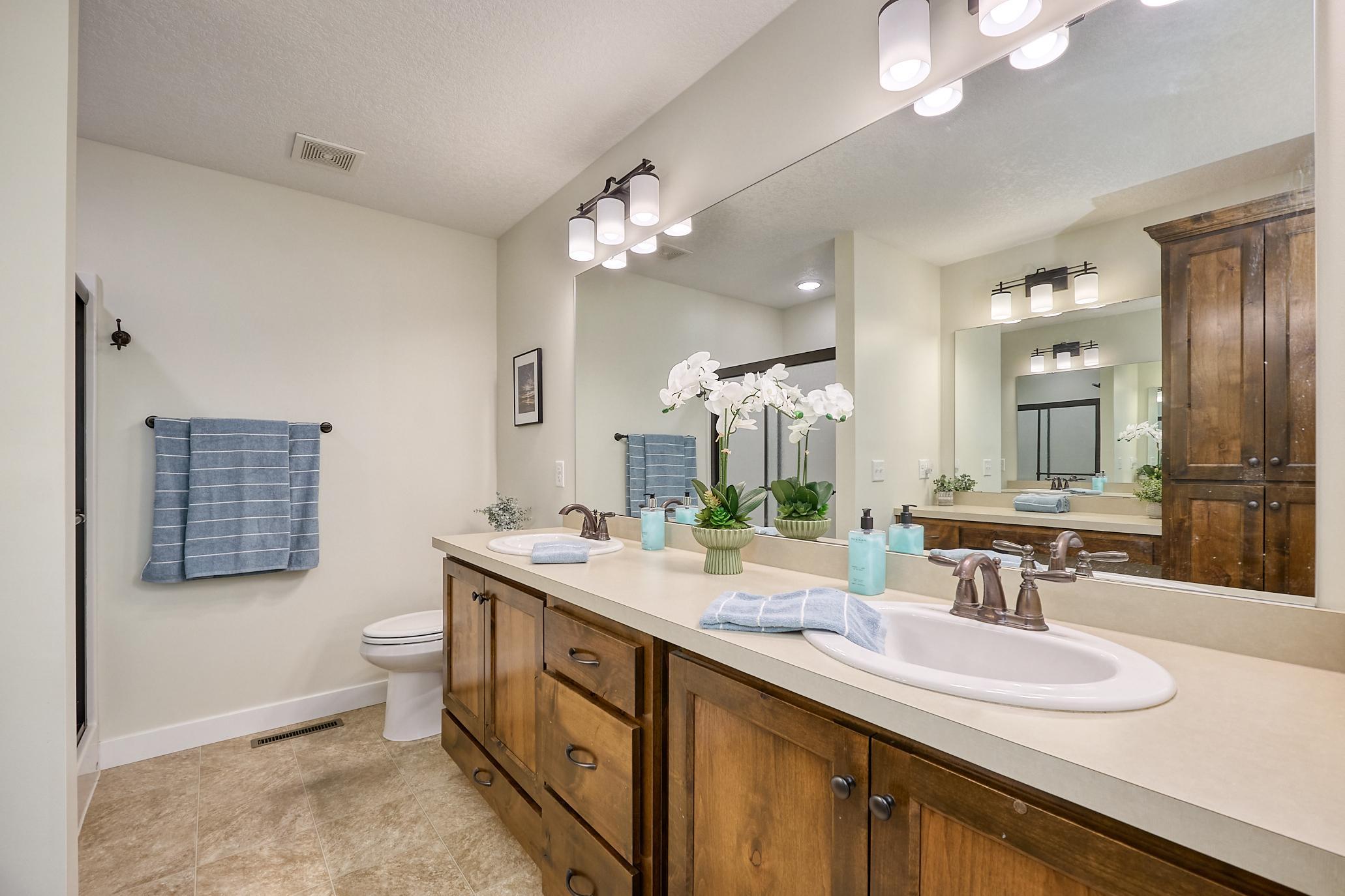 051.jpg