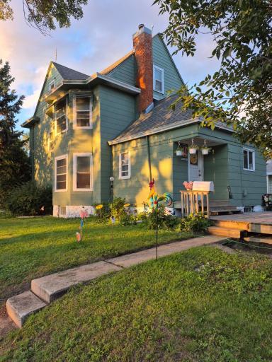 102 3rd Street SE, Pipestone, MN 56164