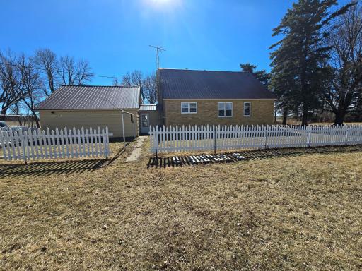 886 141st Street, Pipestone, MN 56164