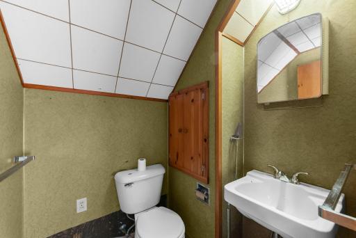 886 141st Street, Pipestone, MN 56164
