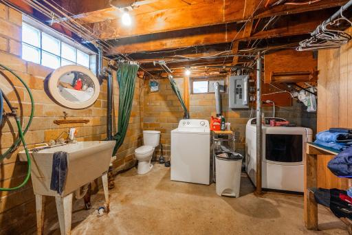 886 141st Street, Pipestone, MN 56164