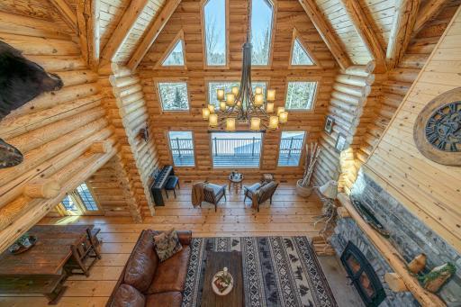 Breathtaking full log vaulted great room