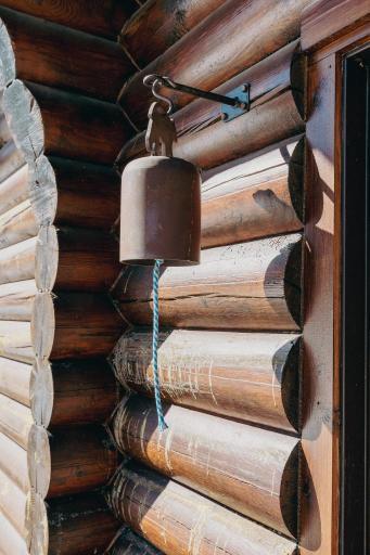 Charming bell to call family and friends to dinner