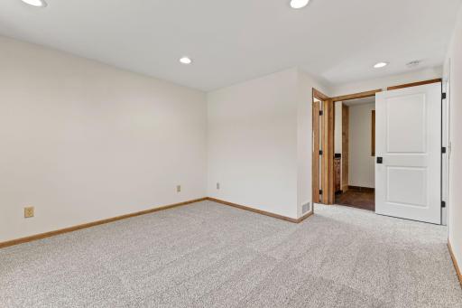 18420 29th Avenue N, Plymouth, MN 55447