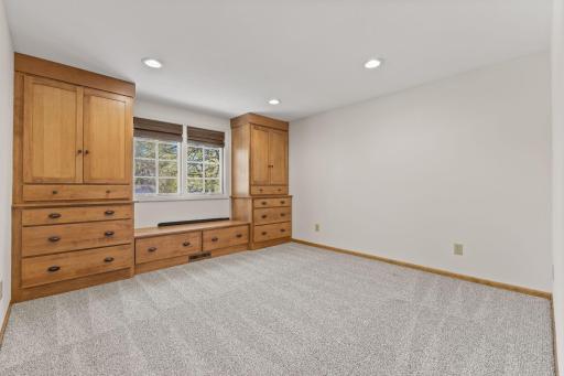 18420 29th Avenue N, Plymouth, MN 55447