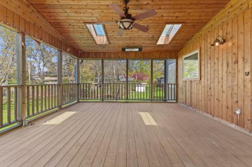 18420 29th Avenue N, Plymouth, MN 55447