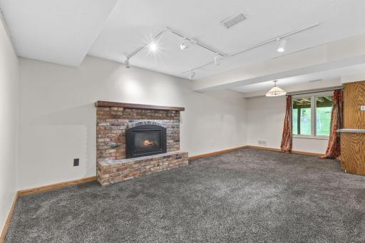18420 29th Avenue N, Plymouth, MN 55447