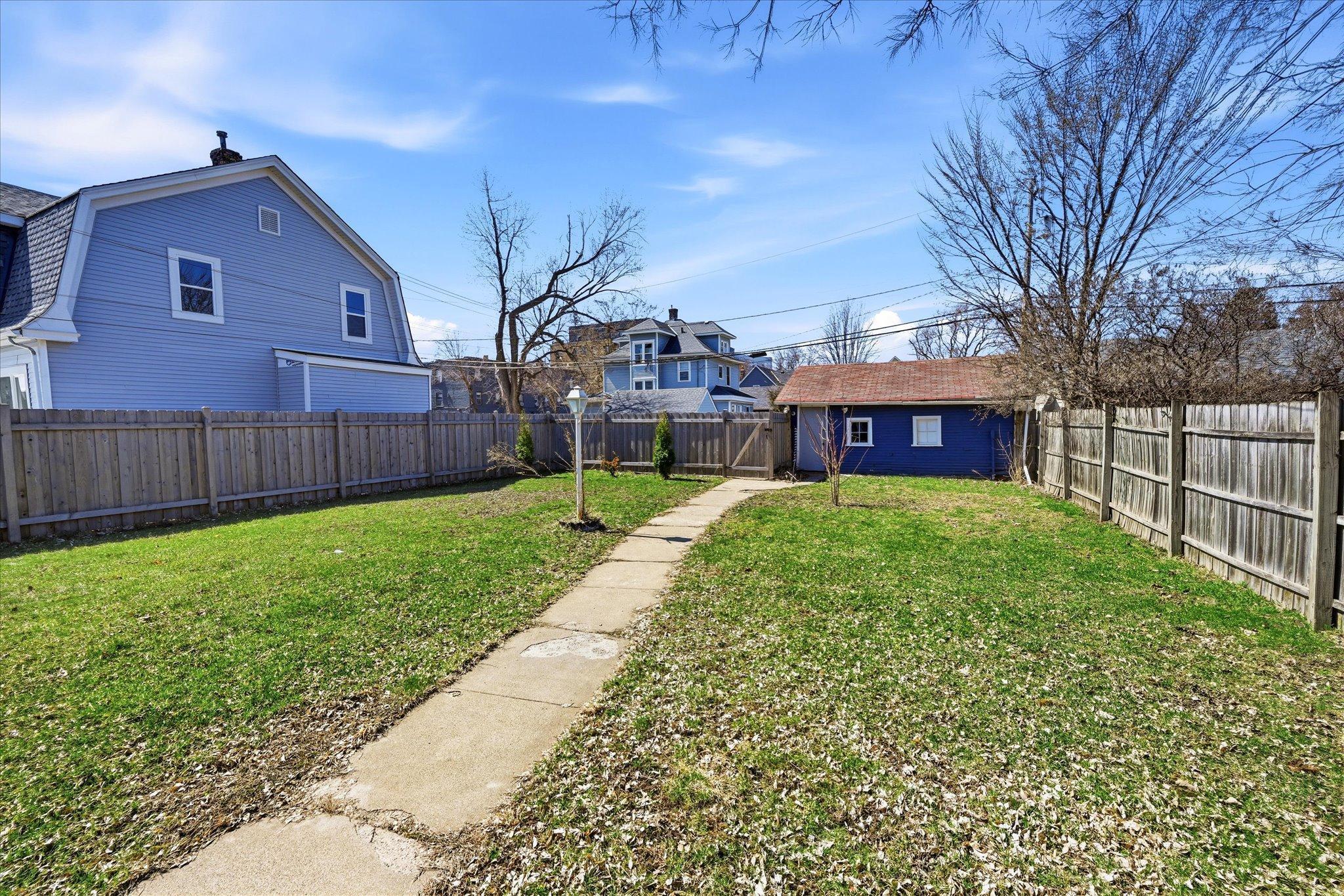 Spacious Fenced In Yard - Shared Space Between Both Units