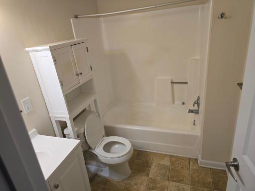 7600 157th Street W, 205, Apple Valley, MN 55124