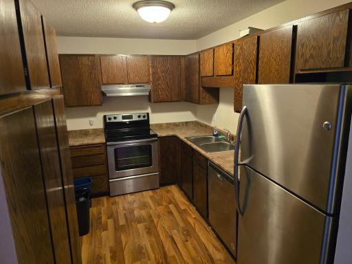 7600 157th Street W, 205, Apple Valley, MN 55124