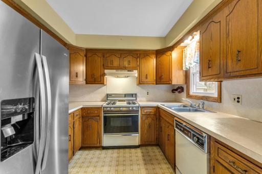 5318 Quebec Avenue N, Minneapolis, MN 55428