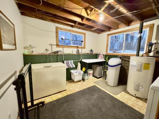 Laundry Room Has lots of space for you to keep your things organized