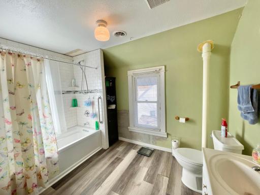 404 6th Avenue W, Lamberton, MN 56152