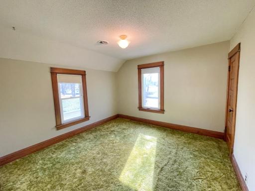 404 6th Avenue W, Lamberton, MN 56152