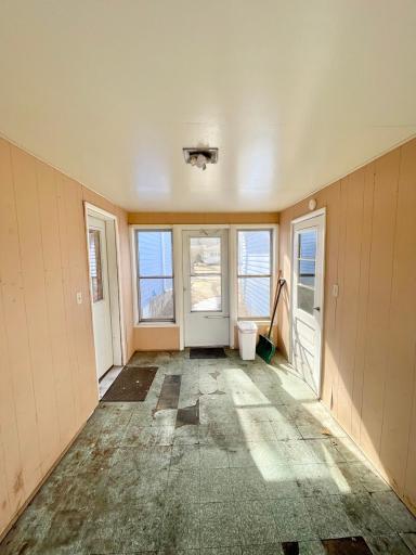 404 6th Avenue W, Lamberton, MN 56152