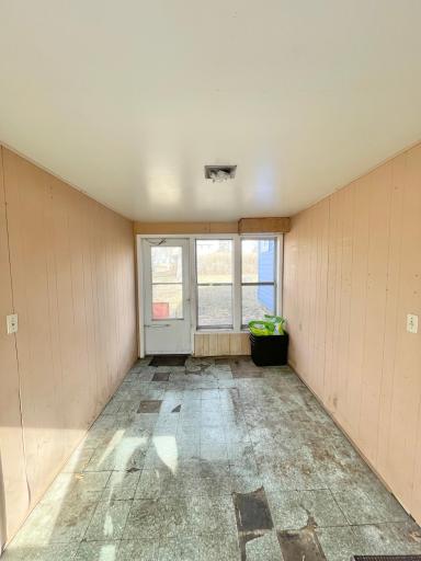 404 6th Avenue W, Lamberton, MN 56152