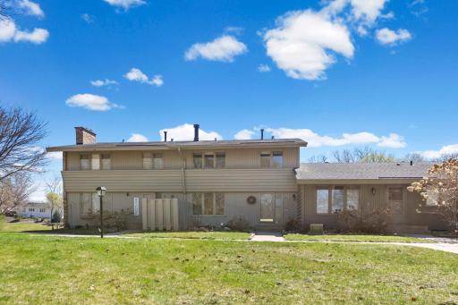 25 Walden Street, Burnsville, MN 55337