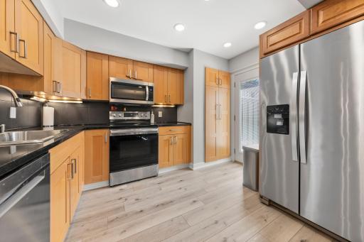 25 Walden Street, Burnsville, MN 55337