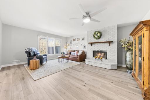 25 Walden Street, Burnsville, MN 55337