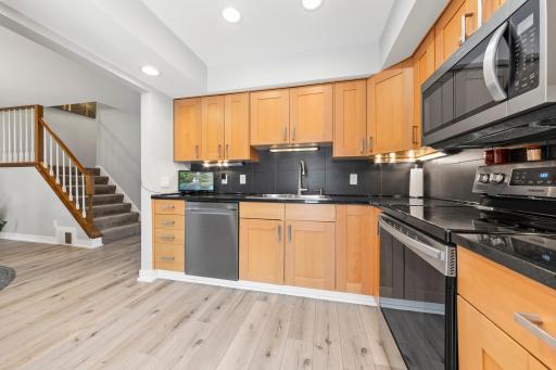 25 Walden Street, Burnsville, MN 55337