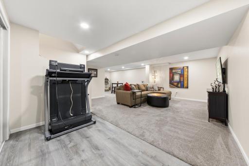25 Walden Street, Burnsville, MN 55337