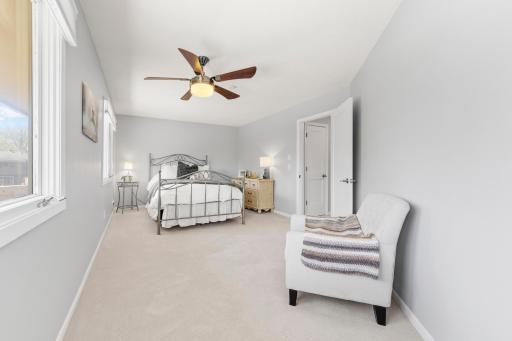 25 Walden Street, Burnsville, MN 55337