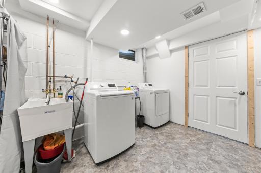 25 Walden Street, Burnsville, MN 55337
