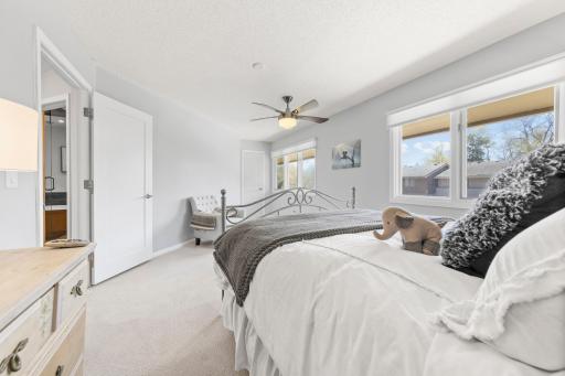 25 Walden Street, Burnsville, MN 55337
