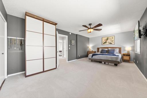 25 Walden Street, Burnsville, MN 55337