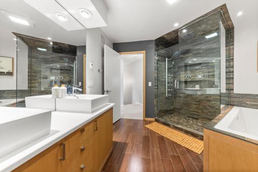 25 Walden Street, Burnsville, MN 55337