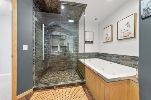 25 Walden Street, Burnsville, MN 55337