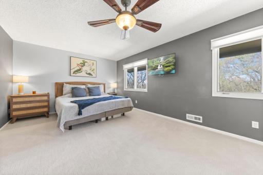 25 Walden Street, Burnsville, MN 55337