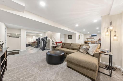 25 Walden Street, Burnsville, MN 55337