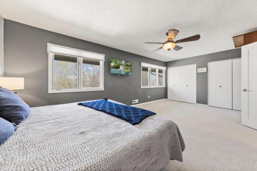 25 Walden Street, Burnsville, MN 55337