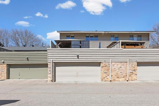 25 Walden Street, Burnsville, MN 55337