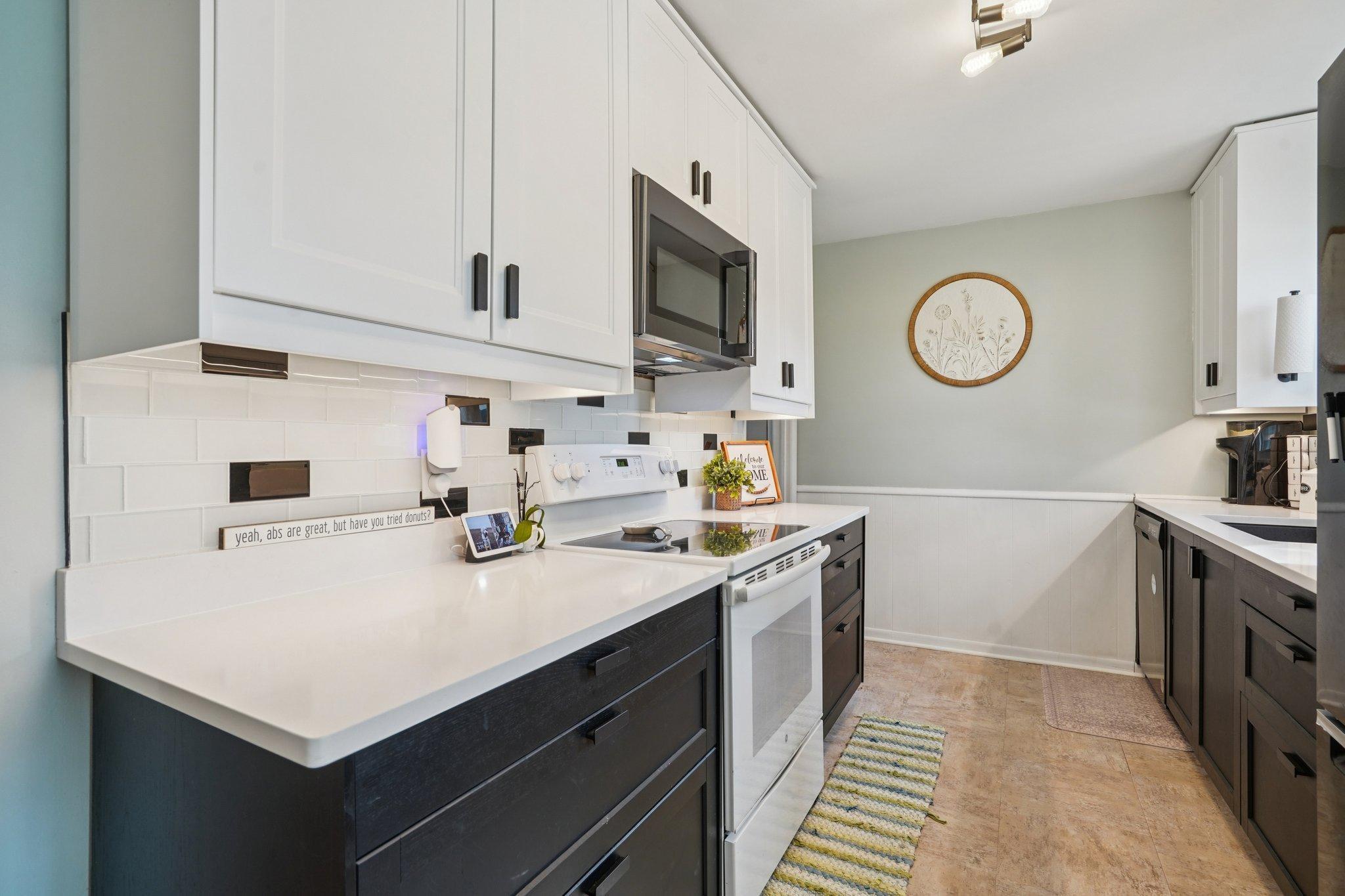 Enjoy cooking in this newly renovated modern kitchen!