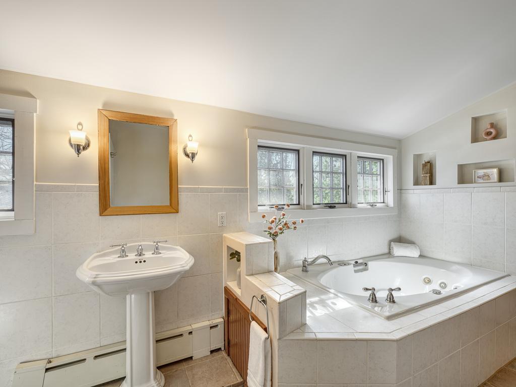 28 - Primary Bathroom.jpg