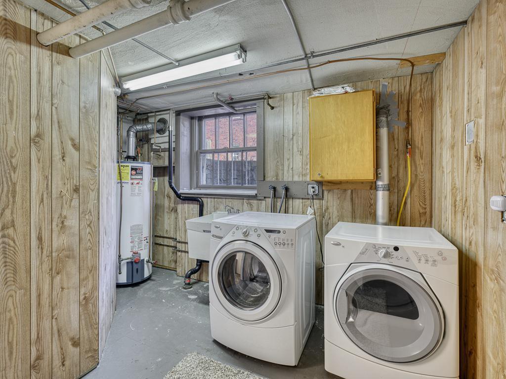 33 - Laundry Room.jpg