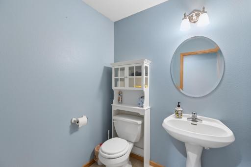 1021 Prairie Ridge Lane, Lester Prairie, MN 55354