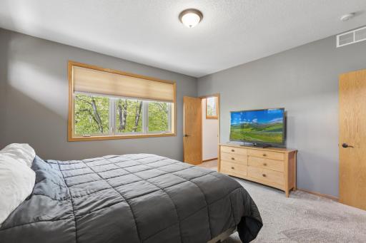 1021 Prairie Ridge Lane, Lester Prairie, MN 55354