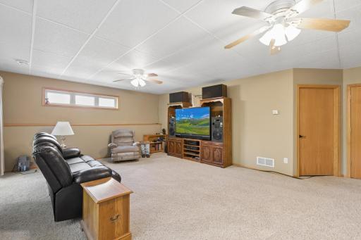 1021 Prairie Ridge Lane, Lester Prairie, MN 55354