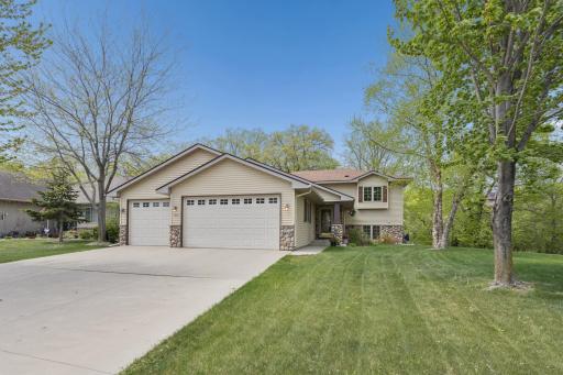 1021 Prairie Ridge Lane, Lester Prairie, MN 55354